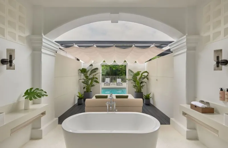 情侣套房日间床