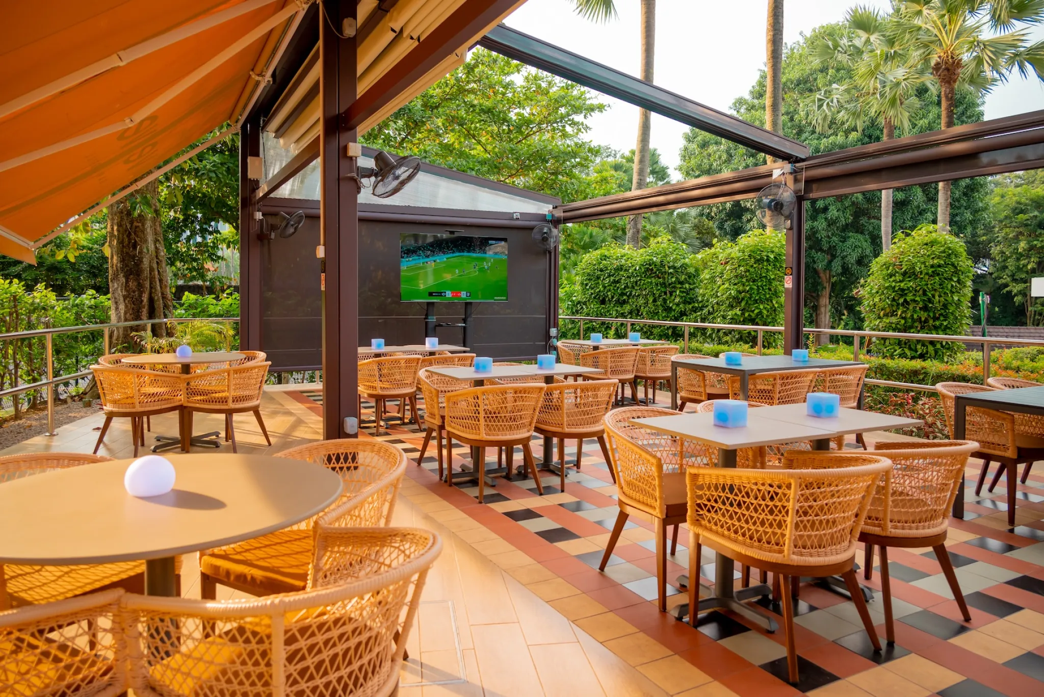 室内 Verve 酒吧 + 烧烤餐厅