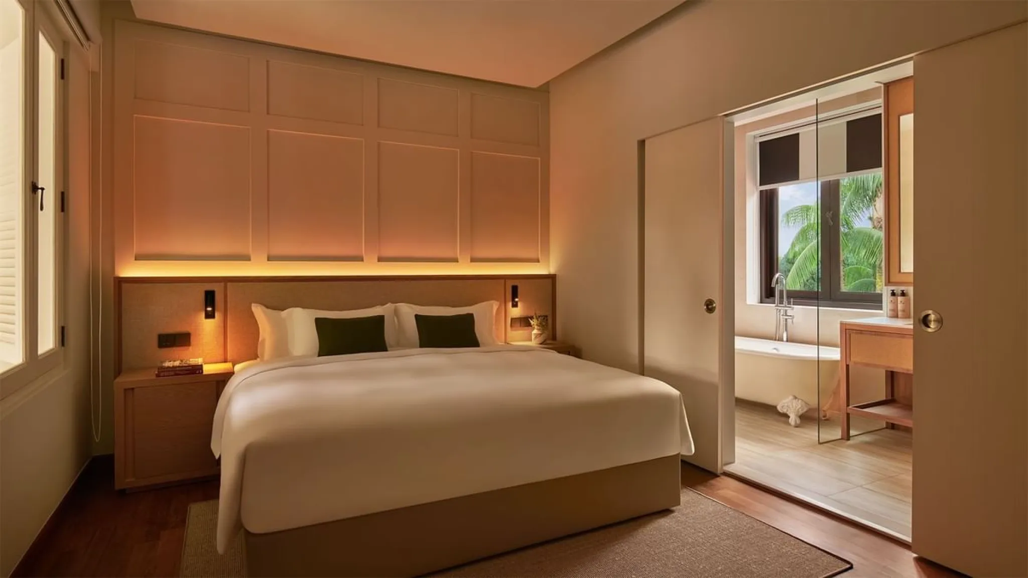 阳台特大床套房